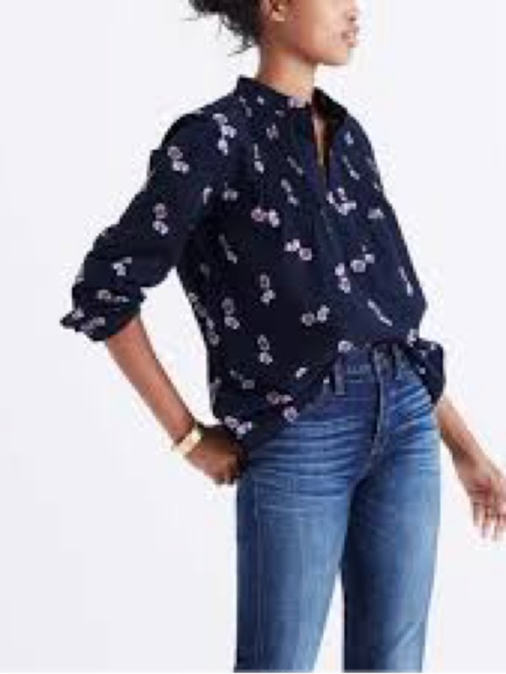 Madewell popover top features a navy base with pansy bouquet floral print size S